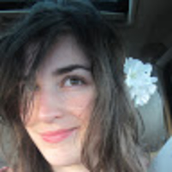 Meet your Posher, Deirdre - Picture 1 of 1